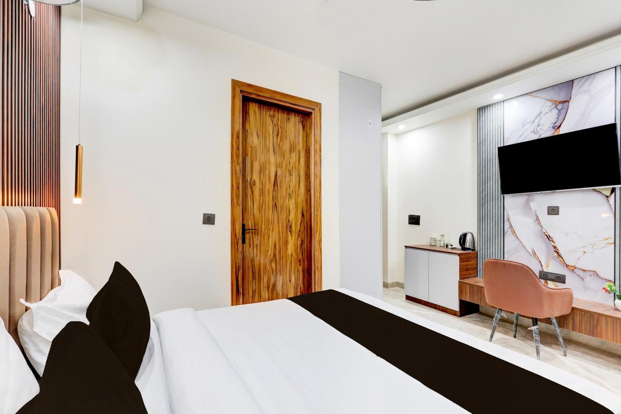 Super Hotel O Sector 43 グルガウン エクステリア 写真