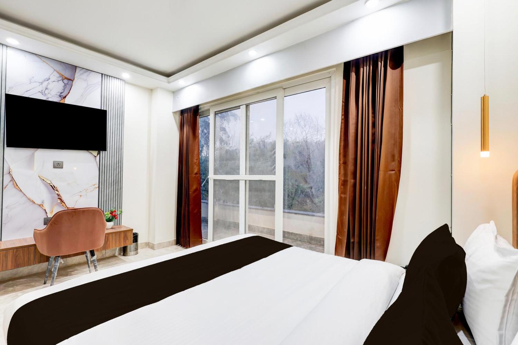 Super Hotel O Sector 43 グルガウン エクステリア 写真